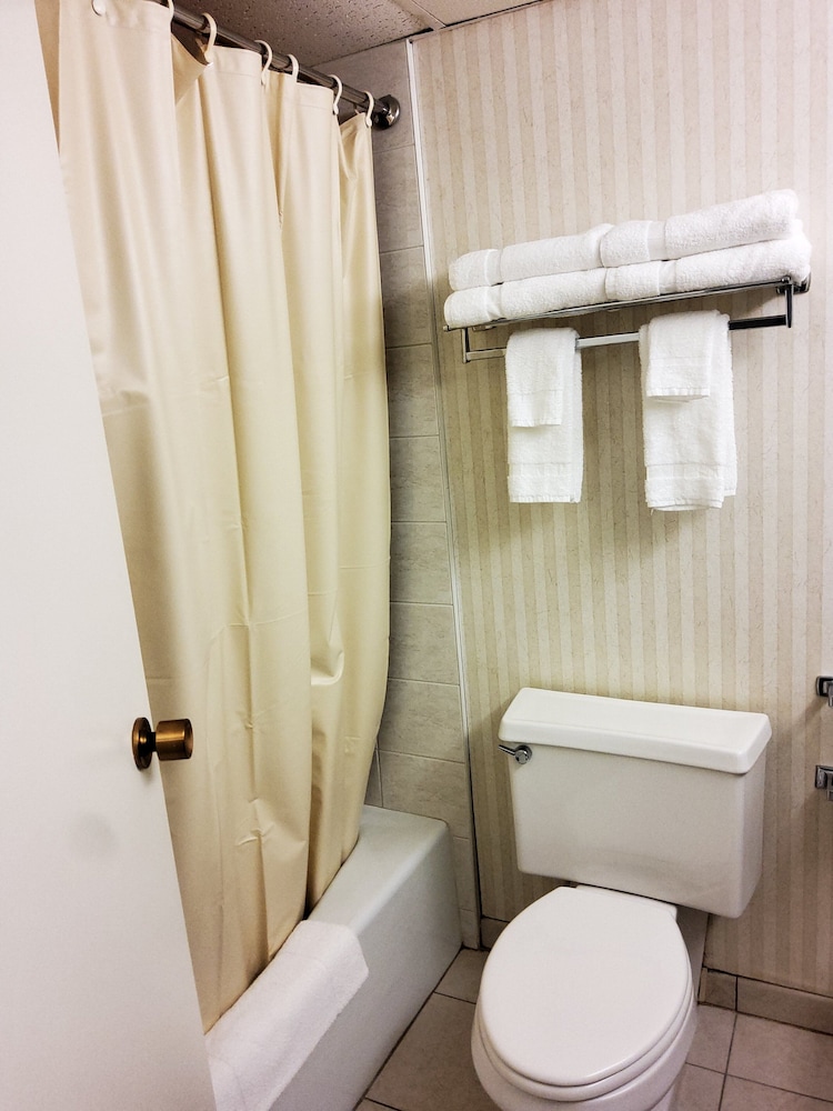 Klopfenstein Inn and Suites - photo 31