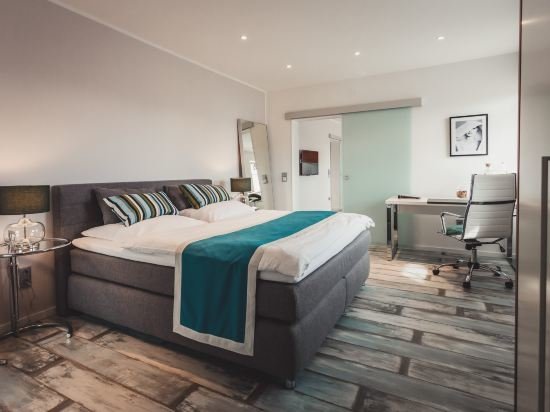 O Apartment — 5-Star Luxury Hotel in Obernburg Am Main, Germany
