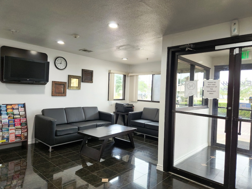 Express Inn Tomball - photo 3