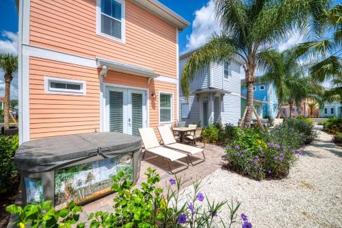 Tropical Oasis Cottage With Private Hot Tub Near Disney With Margaritaville Resort & Island H2O Access 3021La — 4-Star Luxury Hotel in Orlando, United States