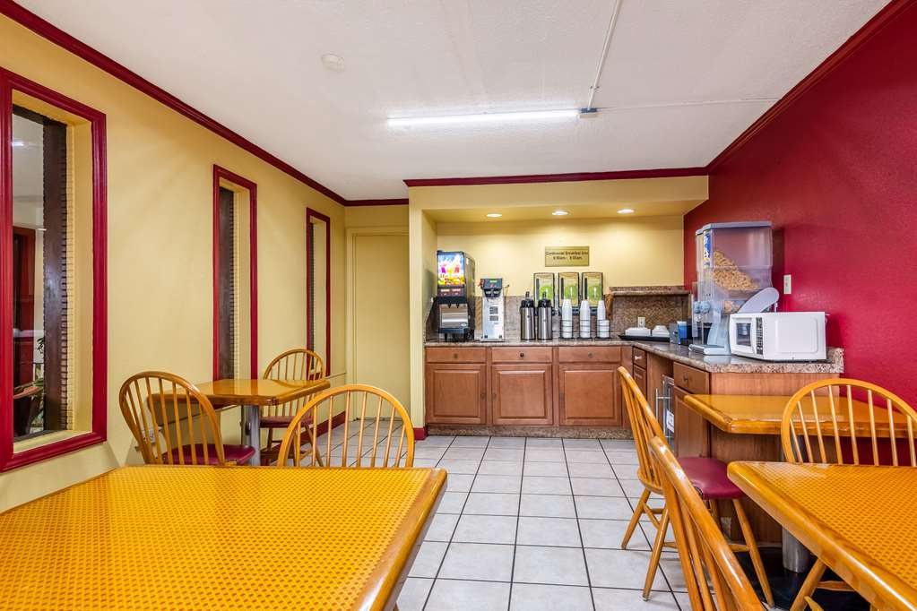 Econo Lodge Charlotte Airport Area - photo 31