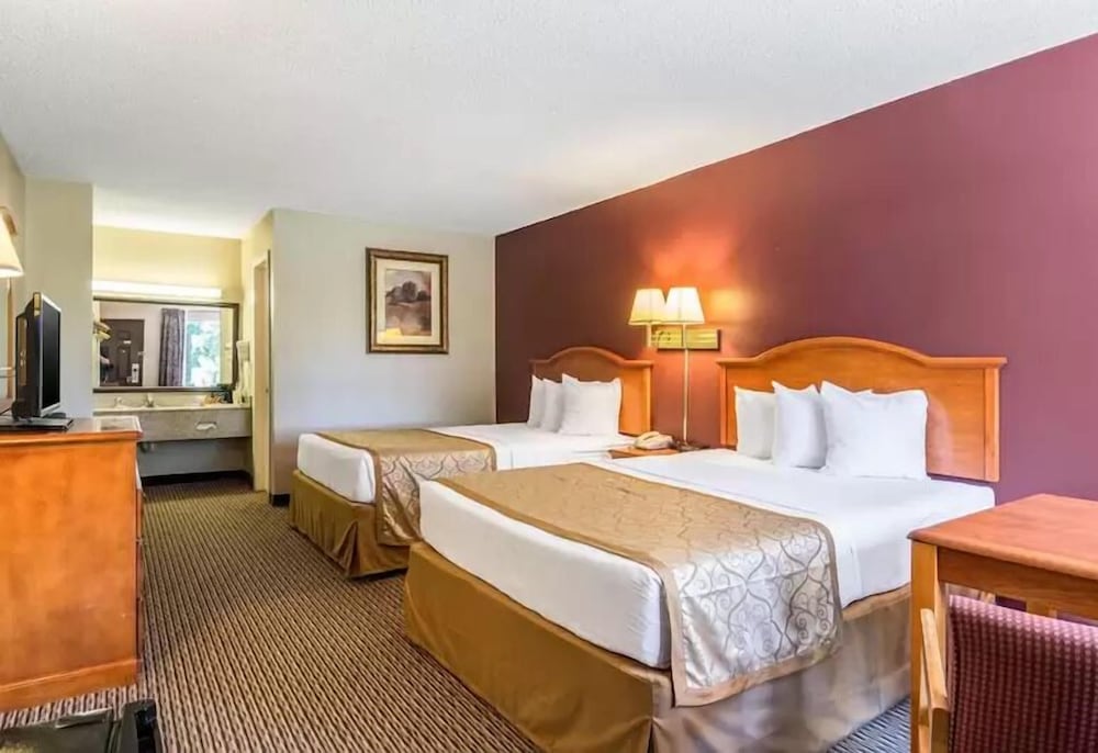 The Parkwood Inn & Suites - photo 6