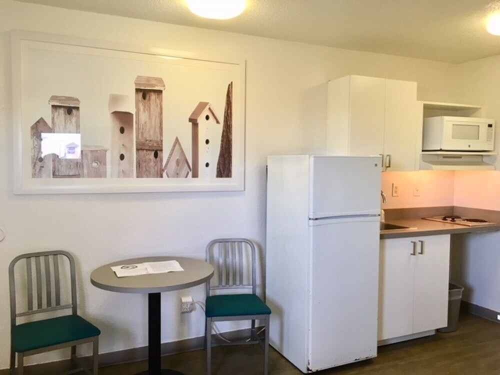 InTown Suites Extended Stay Nashville TN Hendersonville - photo 16