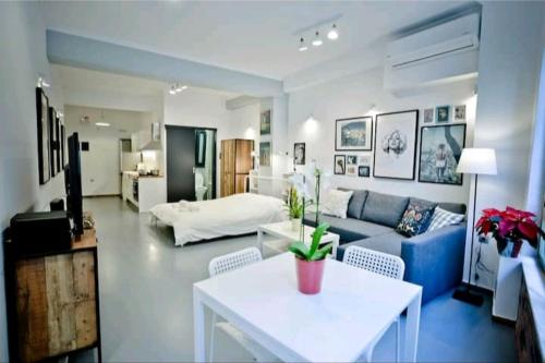 The Old Tailor Factory White Room — 4-Star Luxury Hotel in Athens, Greece