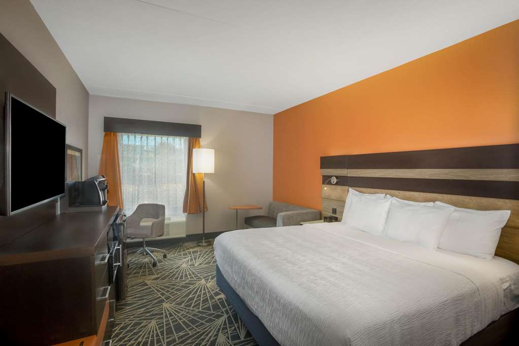 La Quinta Inn & Suites by Wyndham Branson - photo 20