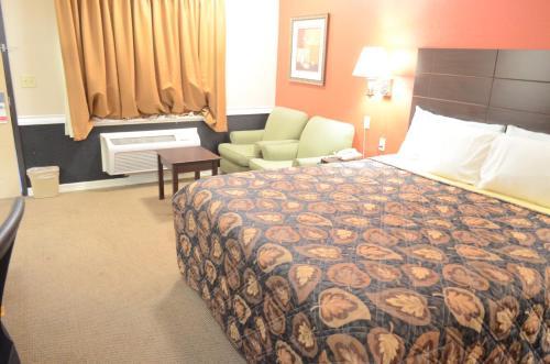 Budget Host Inn & Suites - photo 16