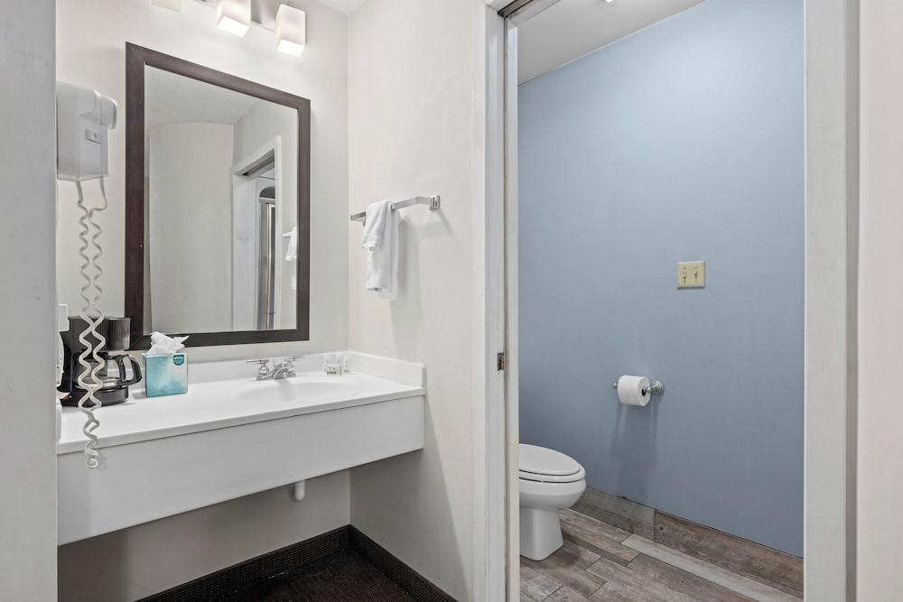 Baymont by Wyndham Fort Collins - photo 16