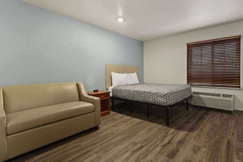 WoodSpring Suites Augusta Riverwatch - photo 18