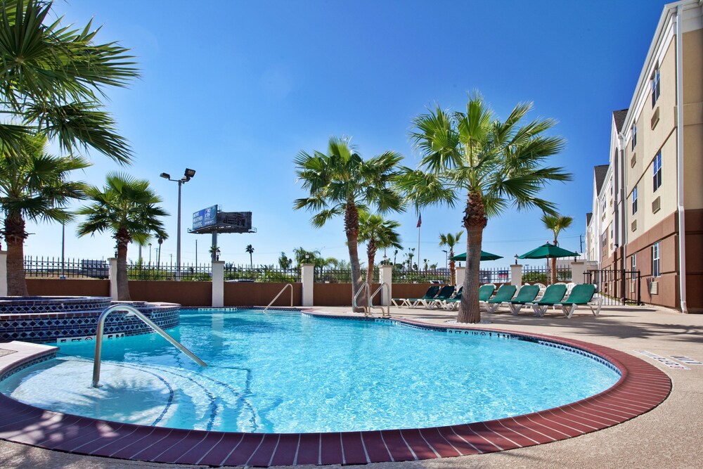 Candlewood Suites Galveston by IHG - photo 17