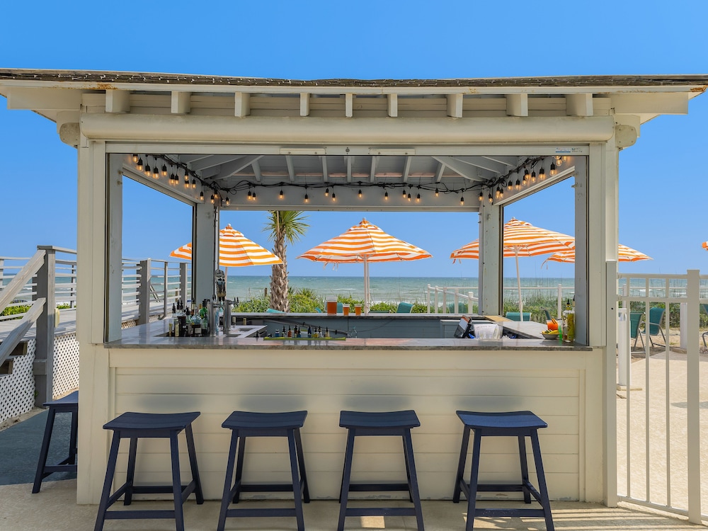 Crystal Coast Oceanfront Hotel - photo 18