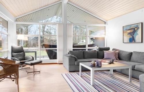 3 Bedroom Stunning Home In Nykøbing Sj — 4-Star Luxury Hotel in Asnaes, Denmark