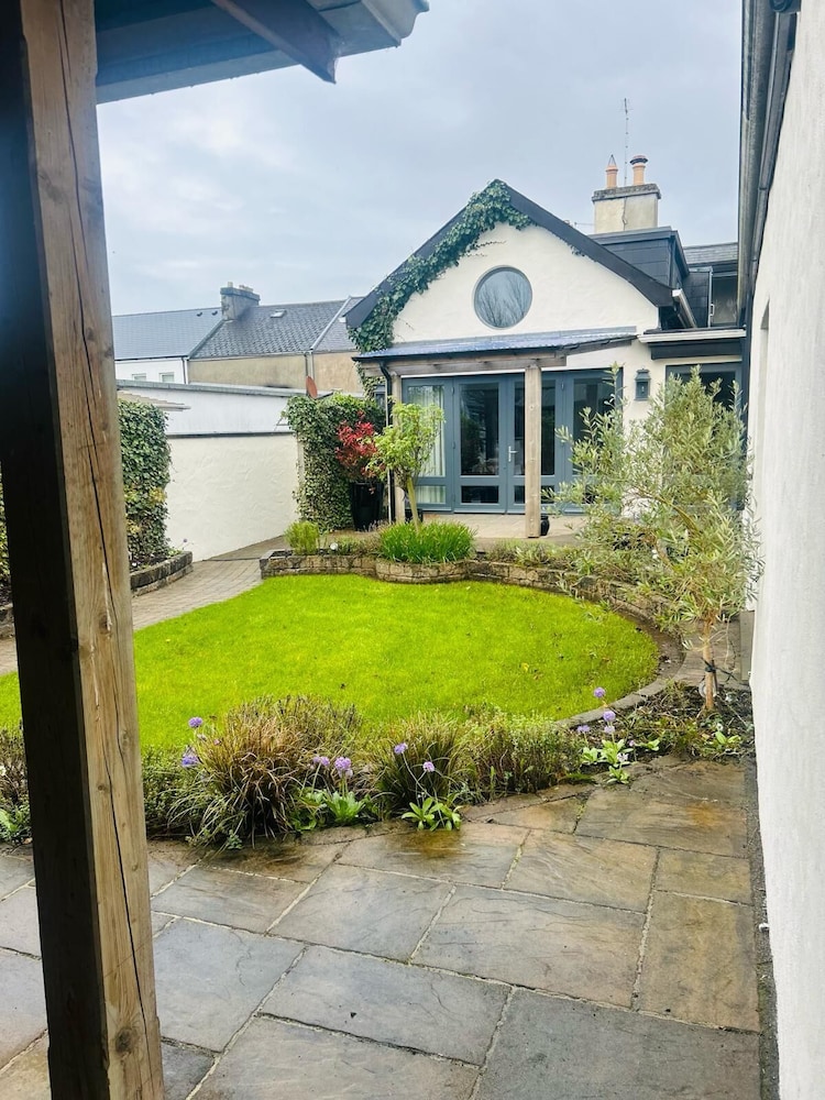 Bushmills Townhouse — 4-Star Luxury Hotel in Bushmills, United Kingdom