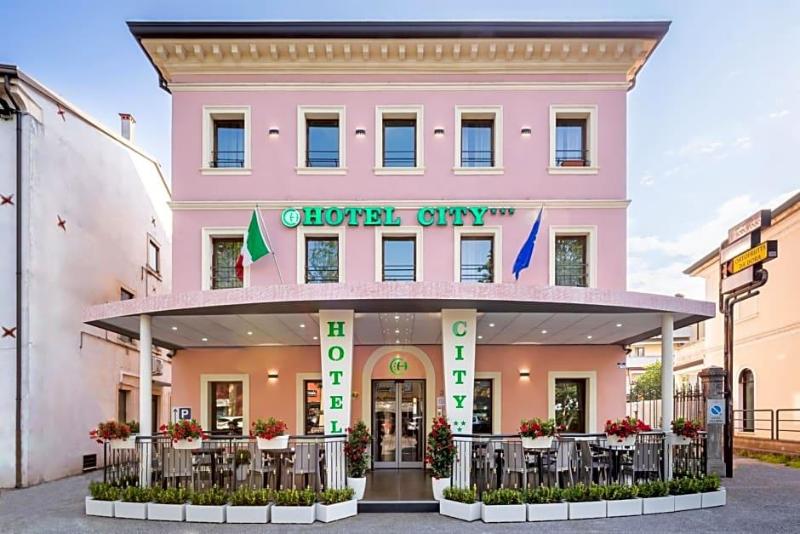 Hotel City — hotel in San Giovanni Lupatoto