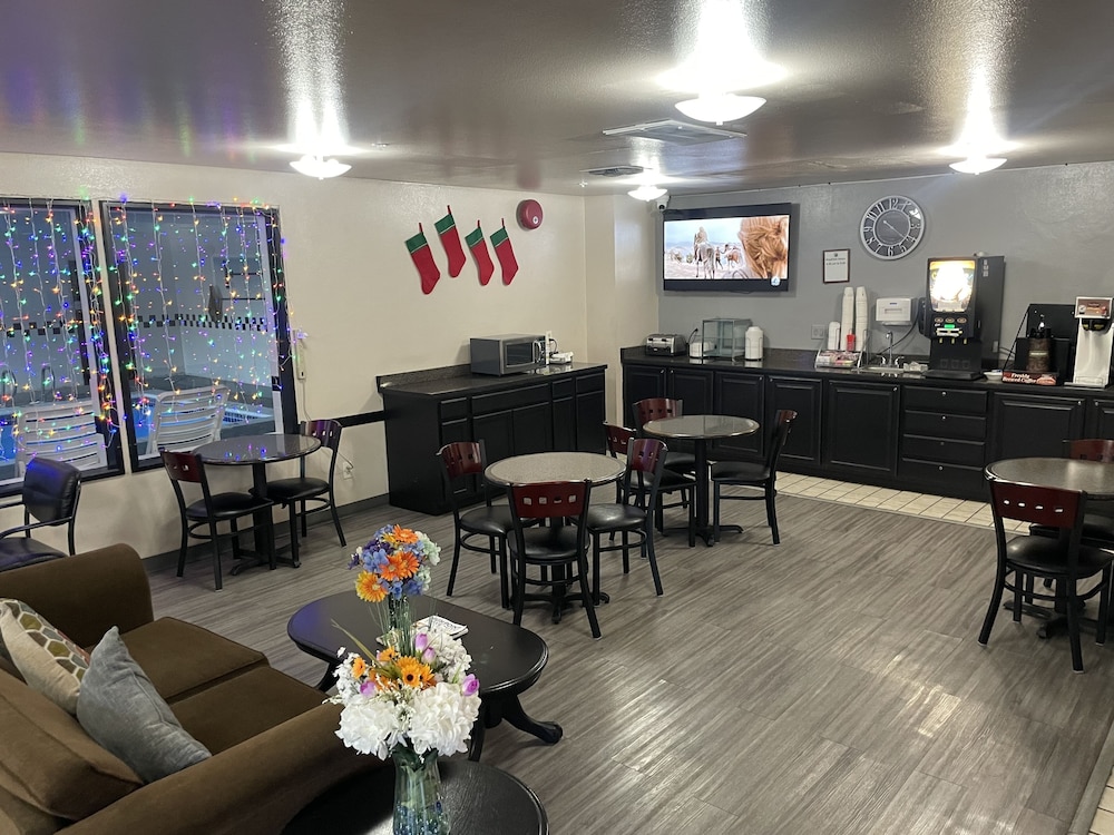 Super 8 by Wyndham Fernley - photo 30