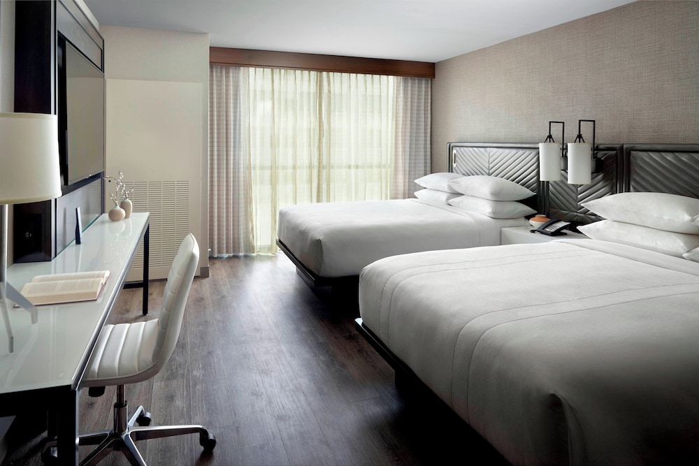 Marriott Columbus University Area - photo 16