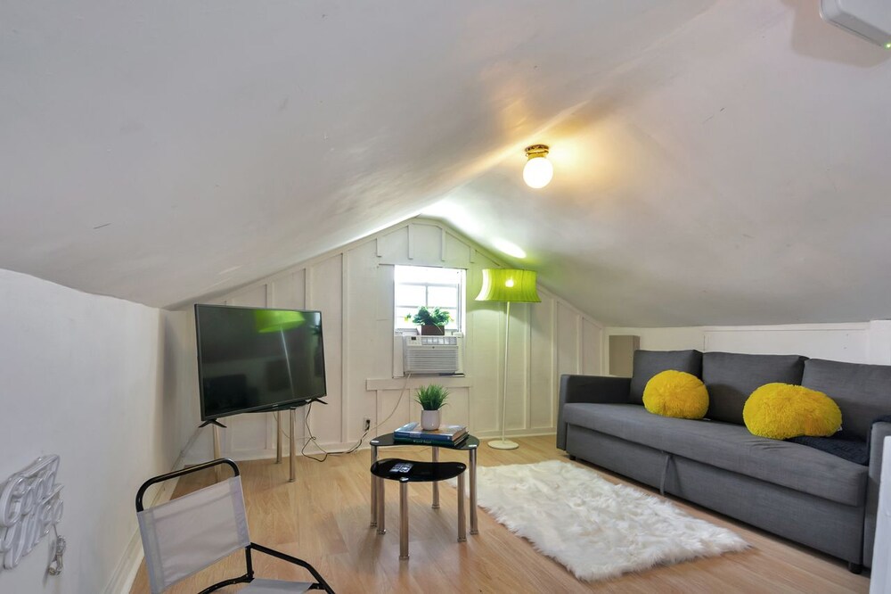Gorgeous 2br With Garden and BBQ :) - carbon neutral hotel in Hallandale Beach
