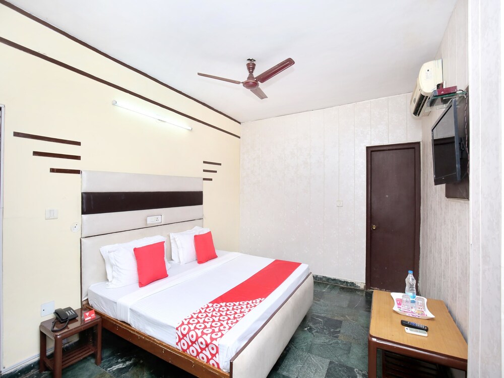 OYO 14830 Hotel Dreamland Resorts in Kharar, India