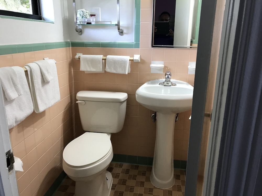 Silver Princess Motel - photo 16