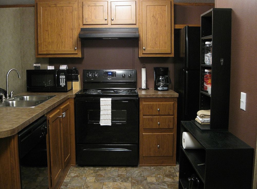 Eagle Ford Lodging - photo 3