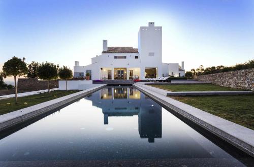 Cortijo Exclusivo Rodeado De Un Olivar Centenario — Arcos De La Frontera