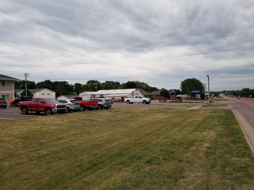Bilmar Inn & Suites Dell Rapids Near Sioux Falls - photo 211