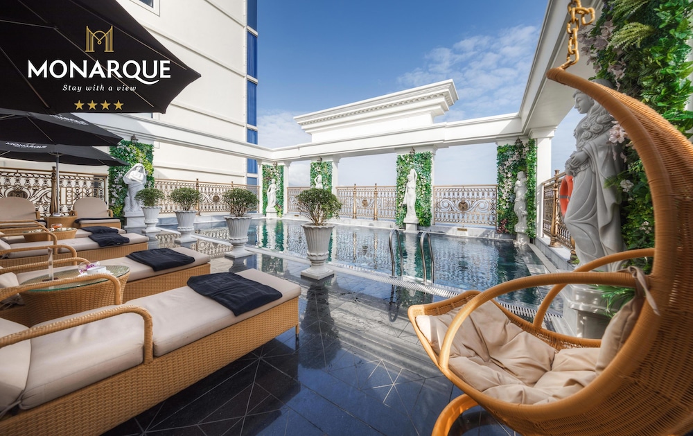 Monarque Hotel - carbon neutral hotel in Da Nang