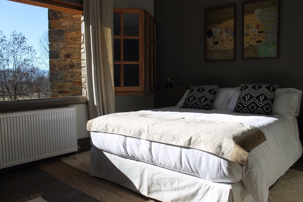 bEAuTy Llívia - carbon neutral hotel in Llivia