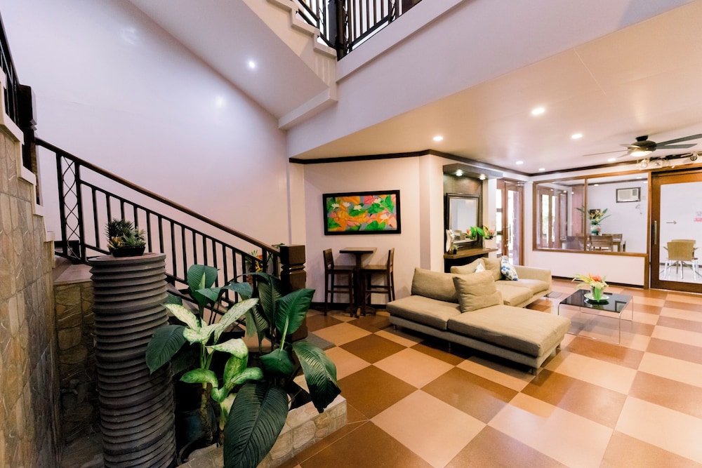 Madonna Hometel and Suites — Panabo — photo 2