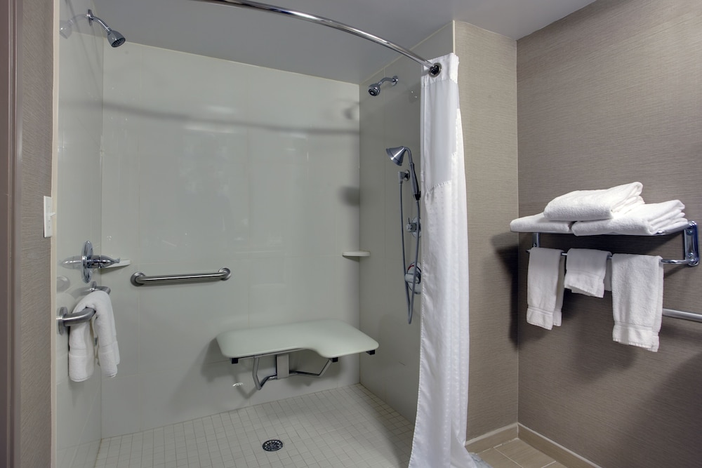 Holiday Inn Express Hotel & Suites Meadowlands Area by IHG - photo 13