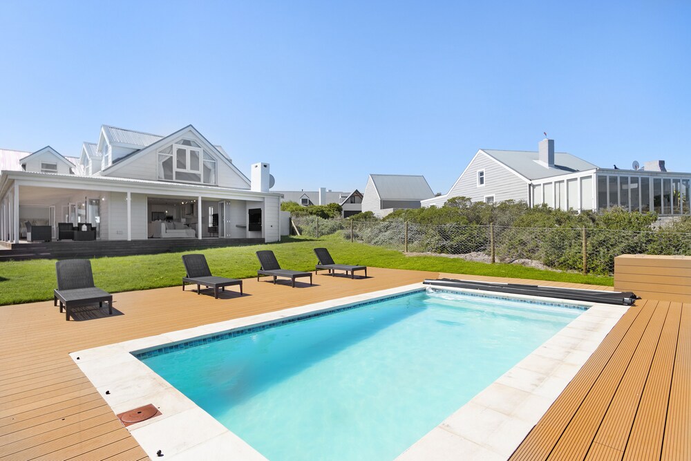 Sand Plover 85 — 4-Star Luxury Hotel in Cape Town, South Africa