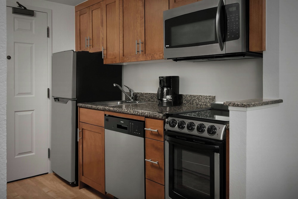 TownePlace Suites by Marriott Suffolk Chesapeake - photo 14