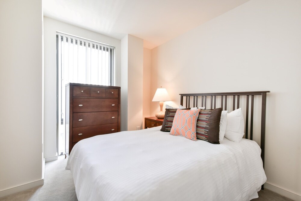 Global Luxury Suites At Boston Garden - photo 8