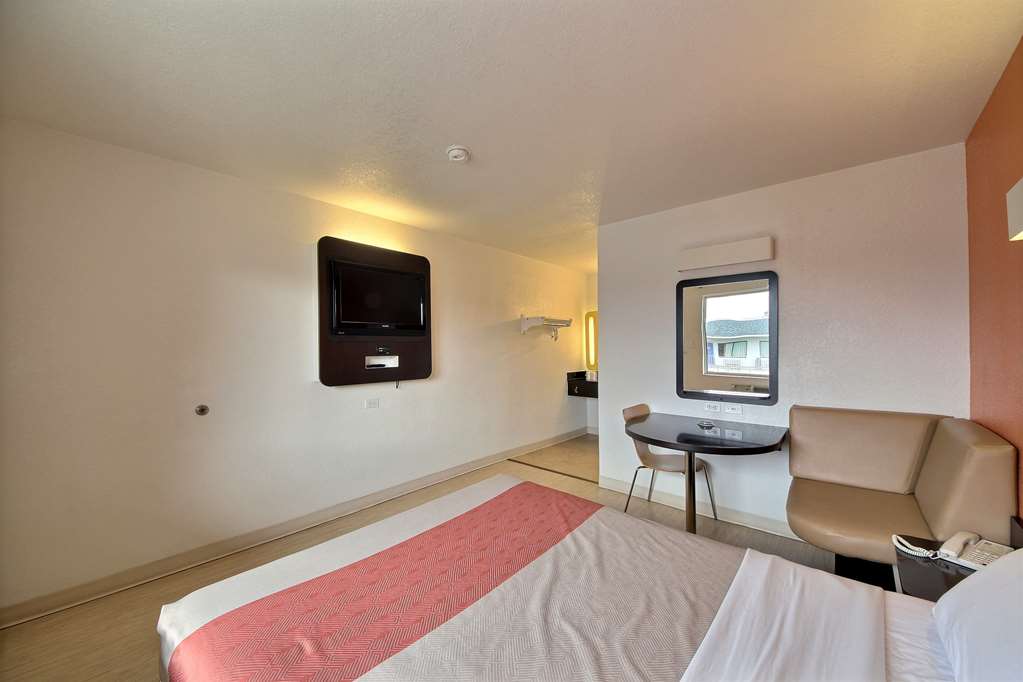 Motel 6 San Marcos TX - photo 16