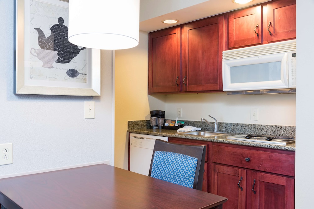 Homewood Suites by Hilton Bloomington - photo 32