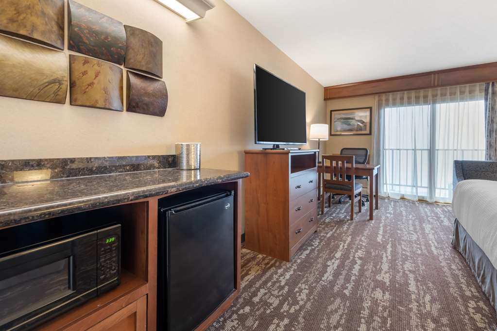 Best Western Plus Superior Inn - photo 21