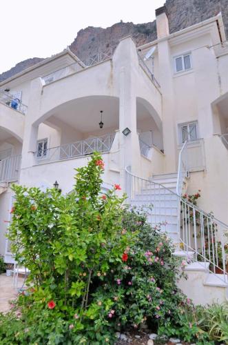 Red Rock and View Leonidio maisonette studio — 4-Star Luxury Hotel in Leonidio, Greece