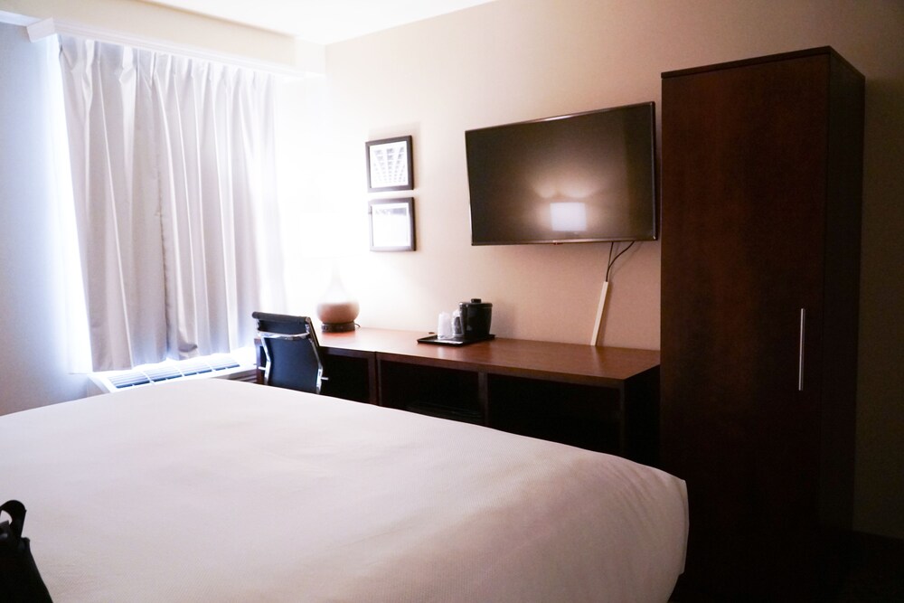 Hotel Mint JFK Airport - photo 7