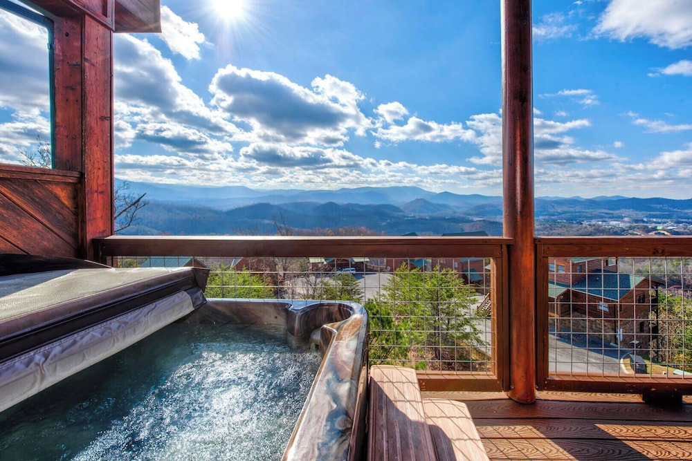 Heavenly Hideaway - last minute hotel in Sevierville