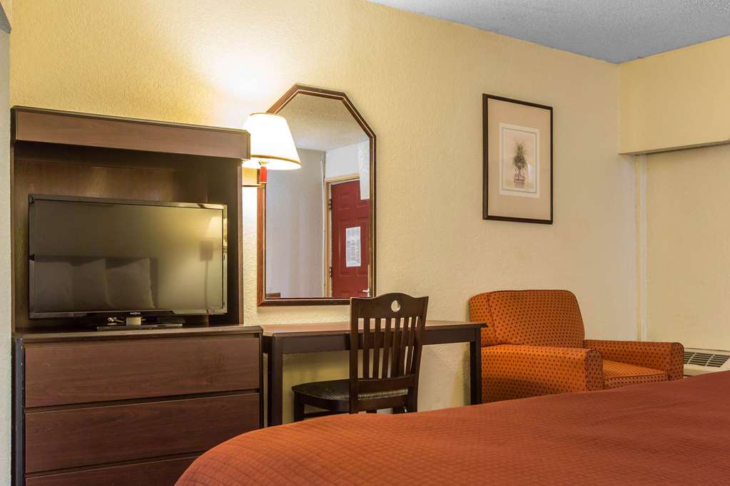 Rodeway Inn Marietta near Dobbins ARB - photo 19