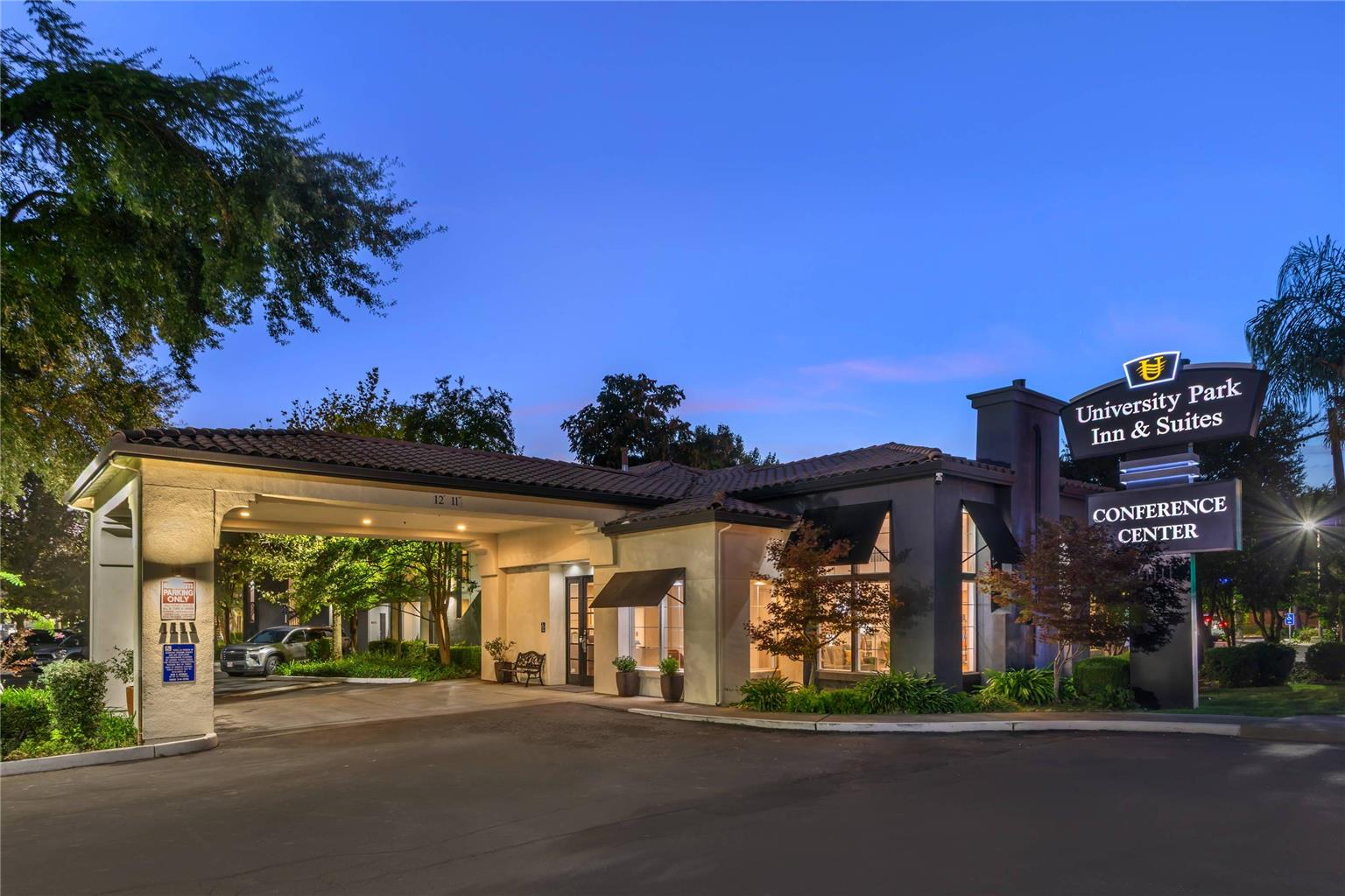 University Park Inn & Suites an Ascend Collection Hotel - carbon neutral hotel in Davis