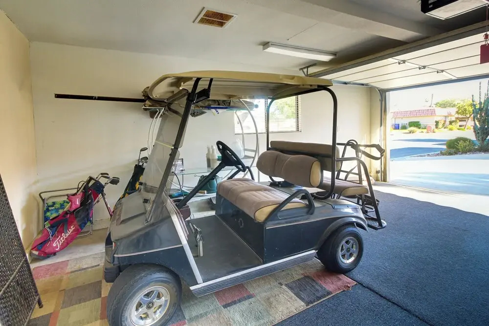 Pet friendly Palm Desert Gem on Golf Course - photo 9