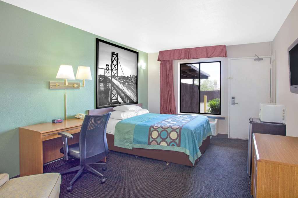 Super 8 by Wyndham Barstow - photo 14