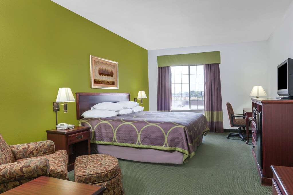 Super 8 by Wyndham Hillsboro TX - photo 8