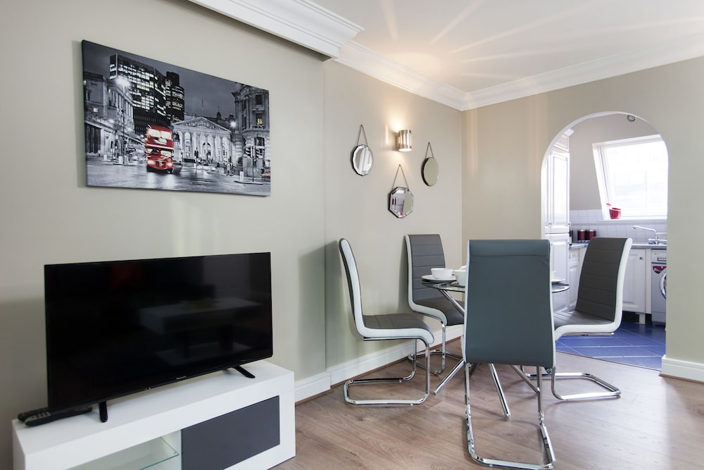 Luxury 2 bed apartment Warren Street — 4-Star Luxury Hotel in London, United Kingdom