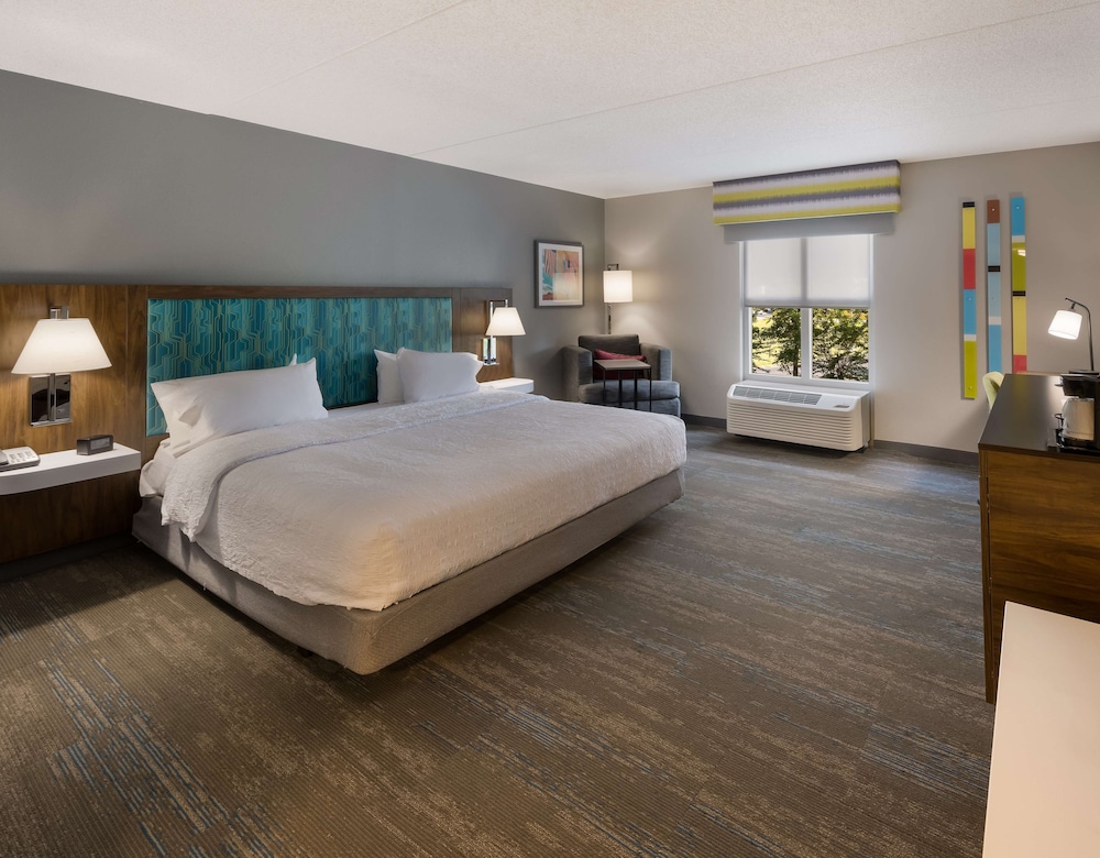 Hampton Inn & Suites Fredericksburg at Celebrate Virginia - photo 12