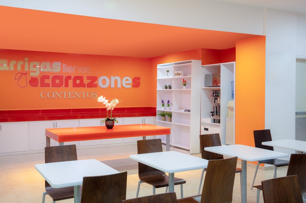 One Cancun Centro