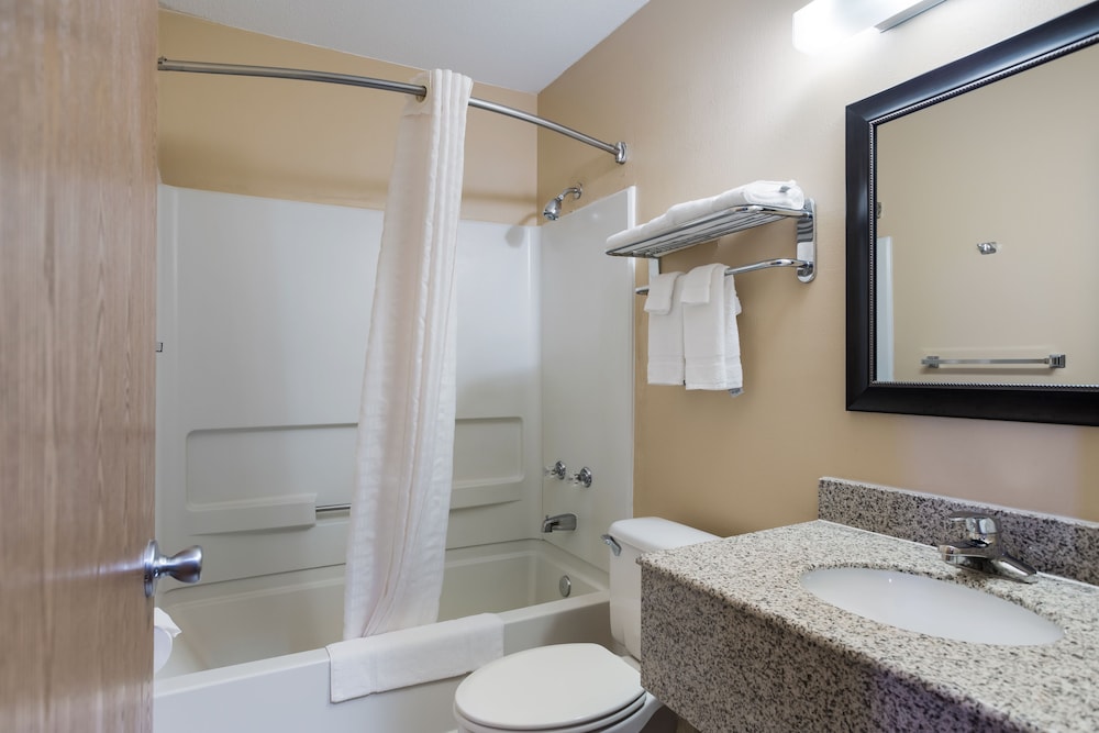 Econo Lodge Painted Post Corning - photo 12