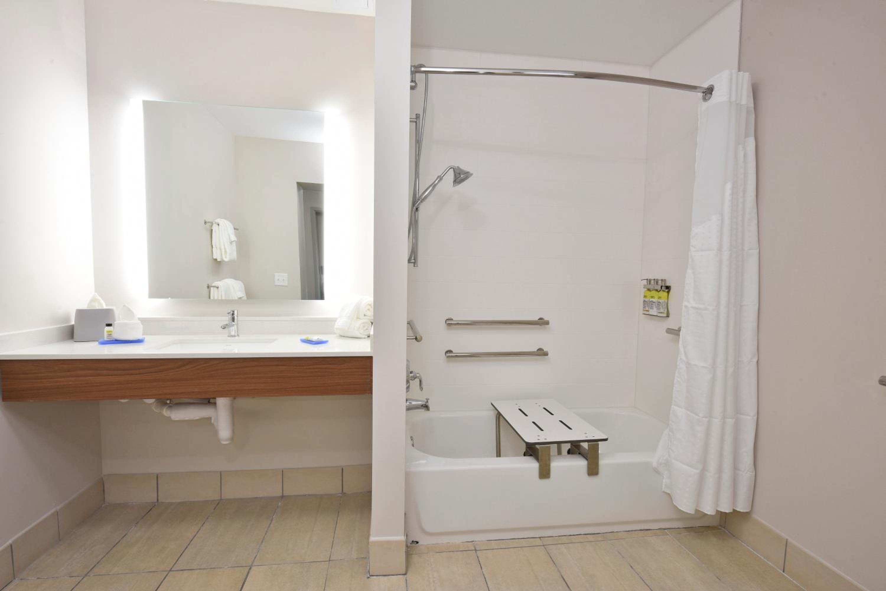 Holiday Inn Express & Suites Orlando Southeast by IHG - photo 43