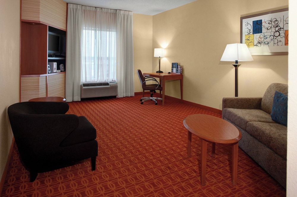 Fairfield Inn and Suites by Marriott Atlanta McDonough - photo 21