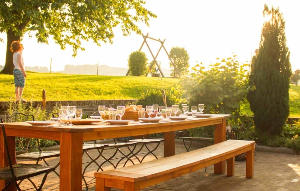 Voeren Mansion with Garden — 4-Star Luxury Hotel in Sint-Pieters-Voeren, Belgium